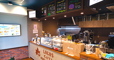 アウトドアブランド「LOGOS」が運営するLOGOS BBQスタジアム&カフェ。