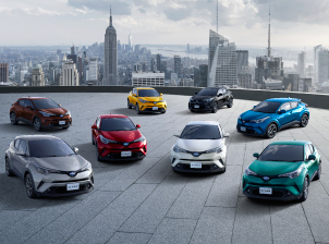 CHR(C-HR)カラーバリエーションで、あけましておめでとうございます。