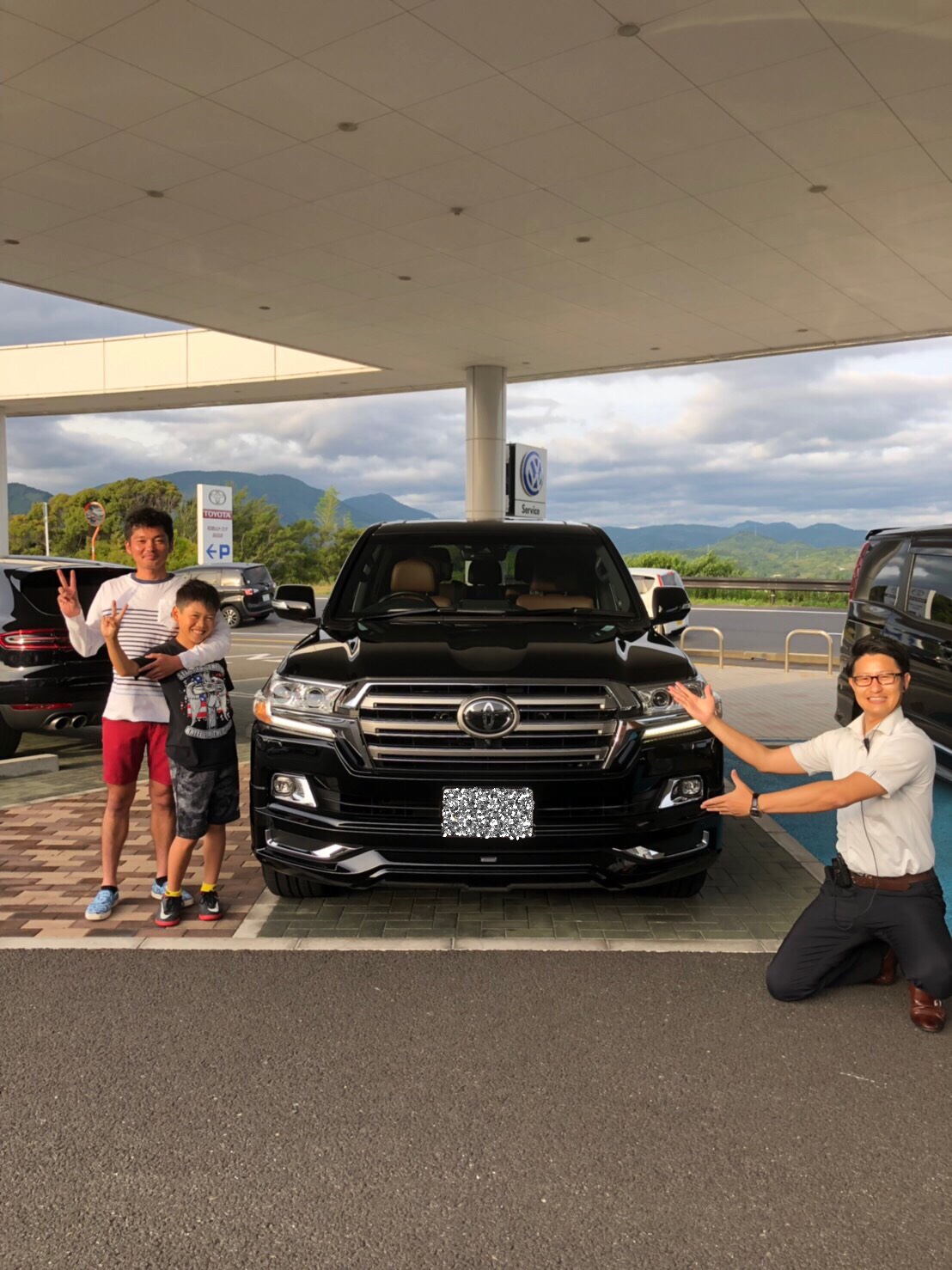 ランドクルーザー２００ 店頭納車 和歌山トヨタ自動車株式会社