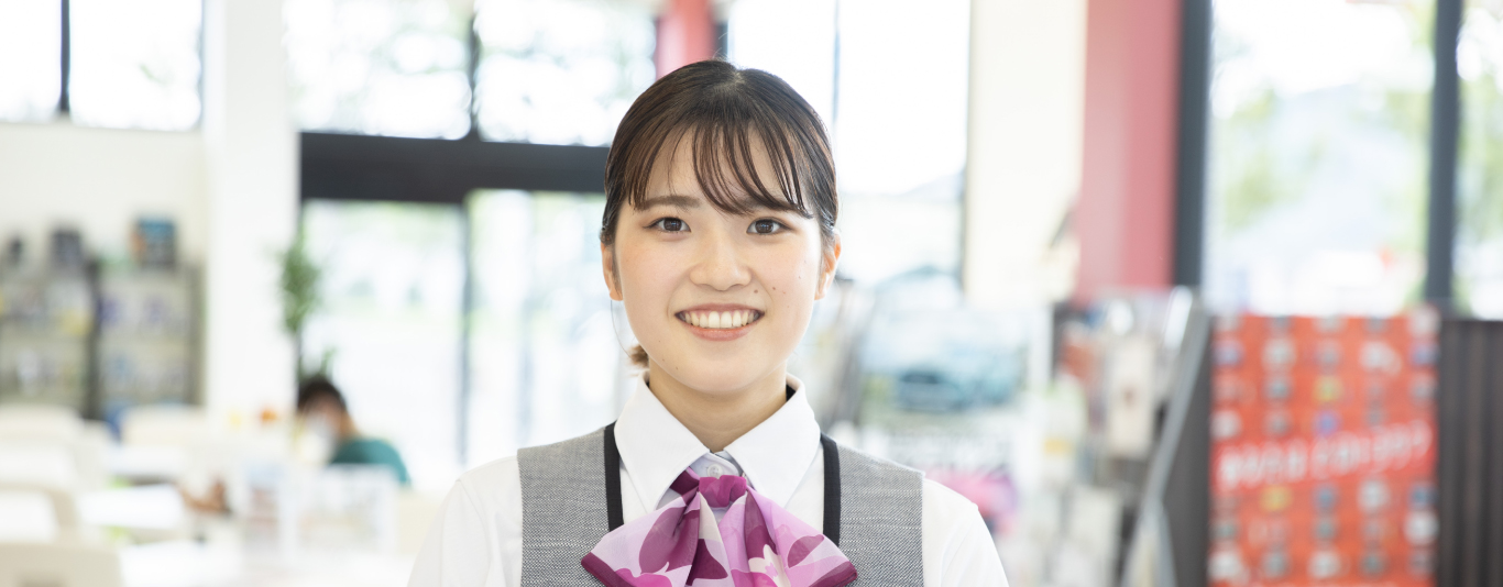 岩出店　フロアスタッフ　山本　かずみ